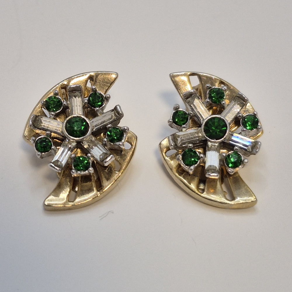 Vintage Green and Clear Rhinestone and Gold-tone Pinwheel Clip-on Earrings